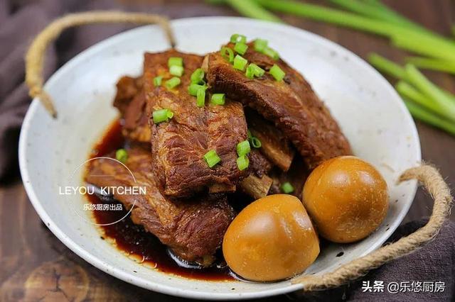 炖肉的做法 炖肉的做法（白菜粉条炖肉的做法） 美食