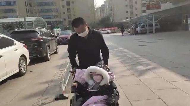 5岁女童苦苦哀求：“妈妈，不要留我一个人！”