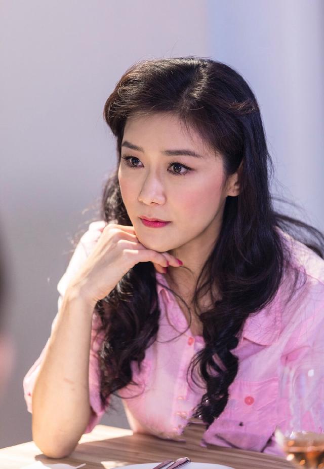 李若彤张慧仪叶蕴仪陈慧珊老友相聚，各位姐姐都是什么神仙颜值啊