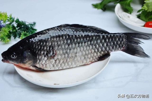 鱼鳞红色变白色
