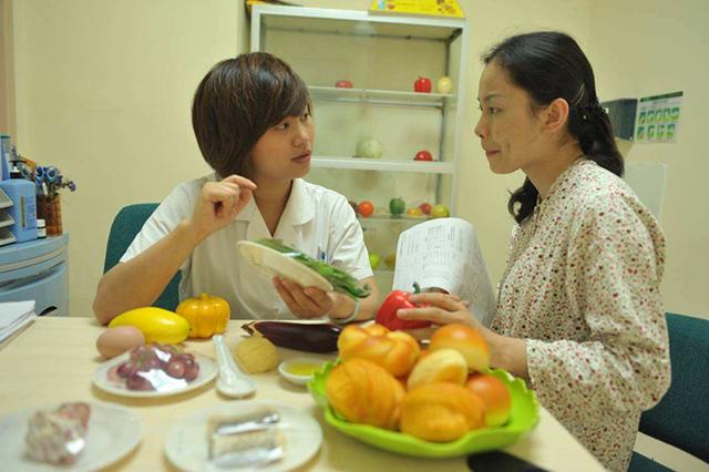 怀孕后，别想吃啥就吃，孕期做足饮食功课，以免影响胎儿发育