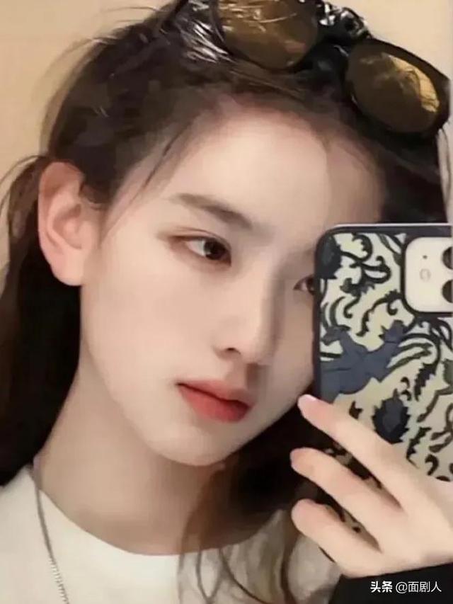 孙一宁与呜呜姐被曝合谋骗钱吃姬圈红利两人曾为直播分钱吵架