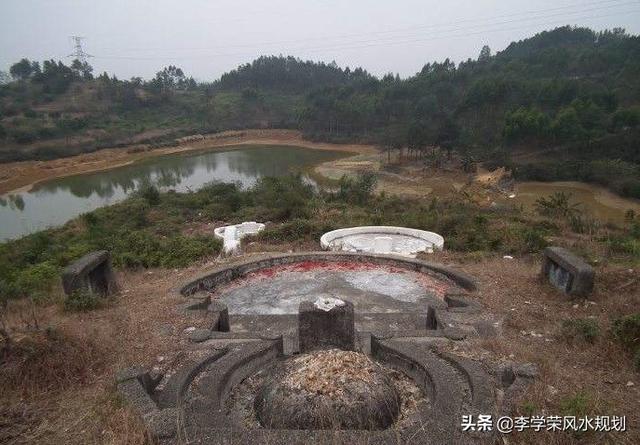 平原坟地风水