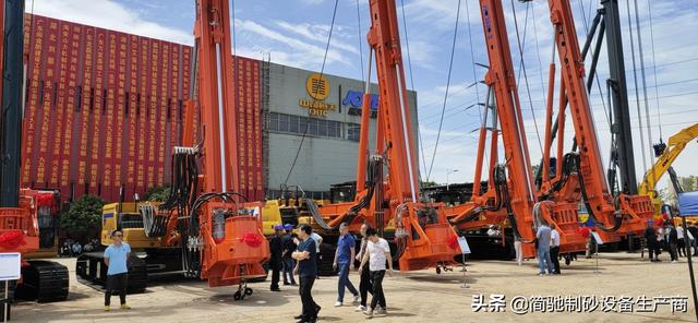 小型制砂机工作视频挖掘机