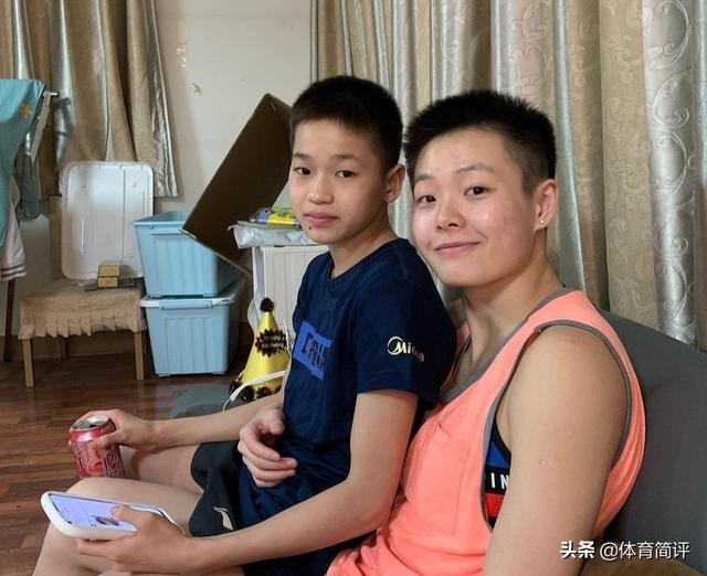 全红婵每天在想被教练抱起那一刻，全运会夺冠后，抱起她的是谁？