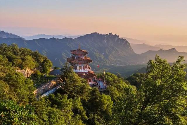 河南著名避暑胜地，被誉为“中国最美的地方”，是世界地质公园