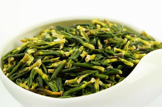 血压高了怎么办？这些食物坚持吃一口，或远离高血压并发症