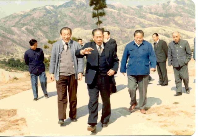 中国第一央企是谁？日赚4.3亿元，第十八代掌门人还是长津湖将领