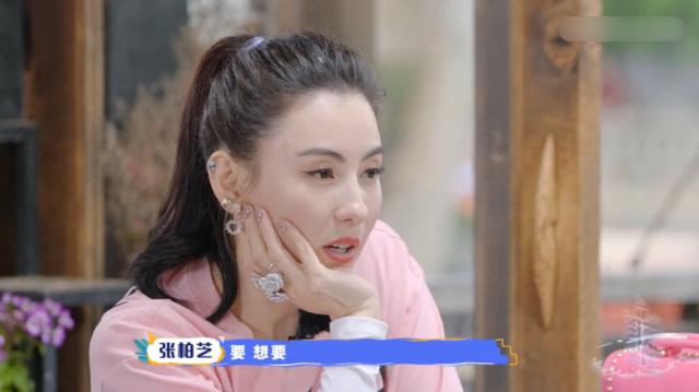 张柏芝健身豪宅抢镜，镜子曝光神秘男子全貌，身材壮硕疑似男友