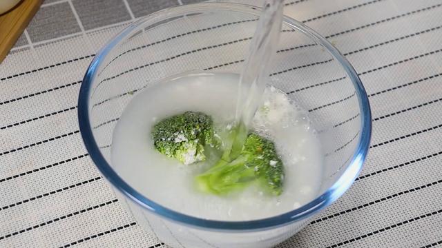 让宝宝爱上吃蔬菜，大鱼大肉都不换，隔壁宝宝也爱吃，出锅就秒光