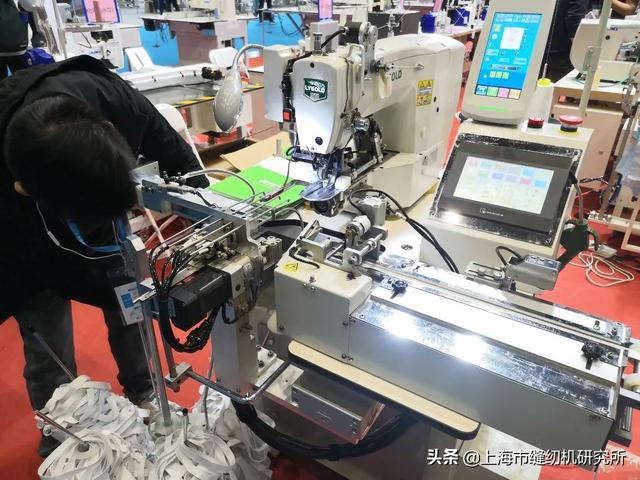 服装行业的纺织机械展