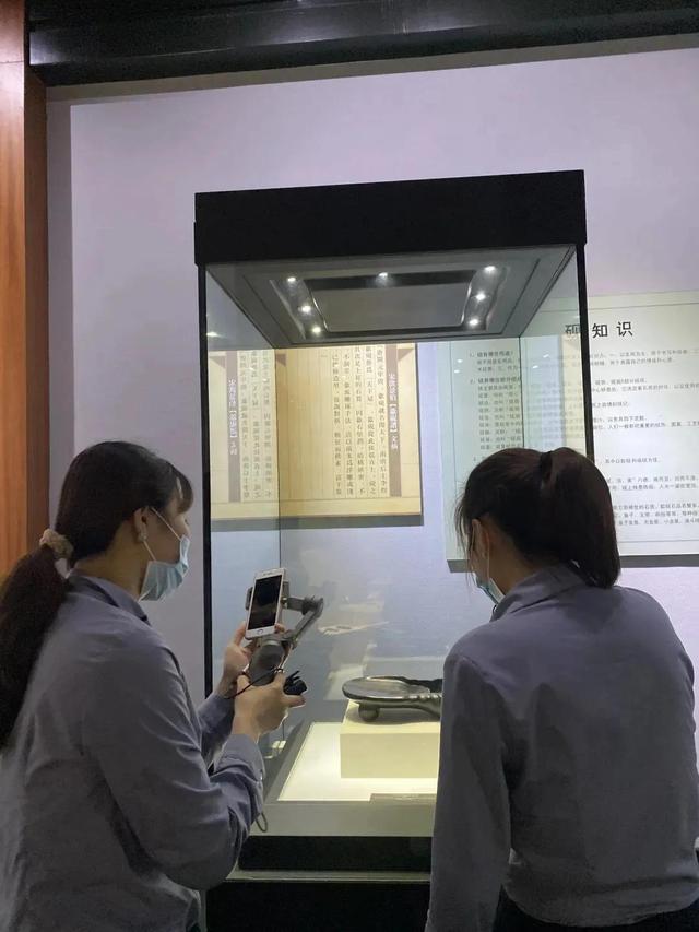 民生工程图片展讲解