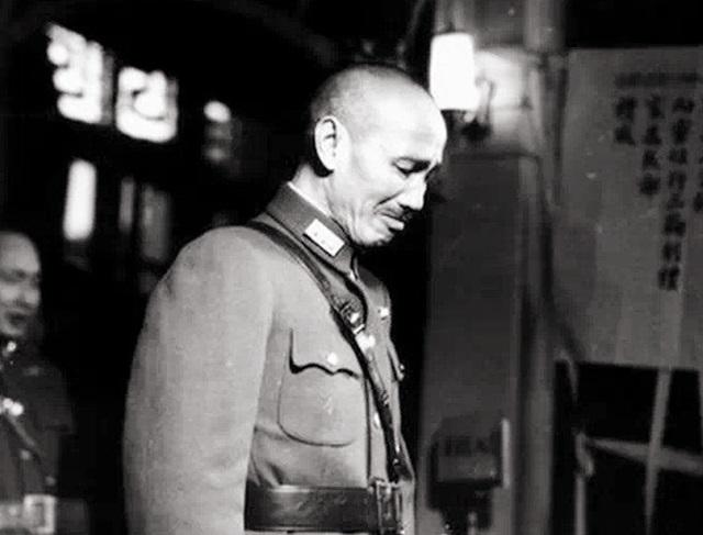 1966年白崇禧被发现死在家中，浑身发紫，照顾他的护士消失不见