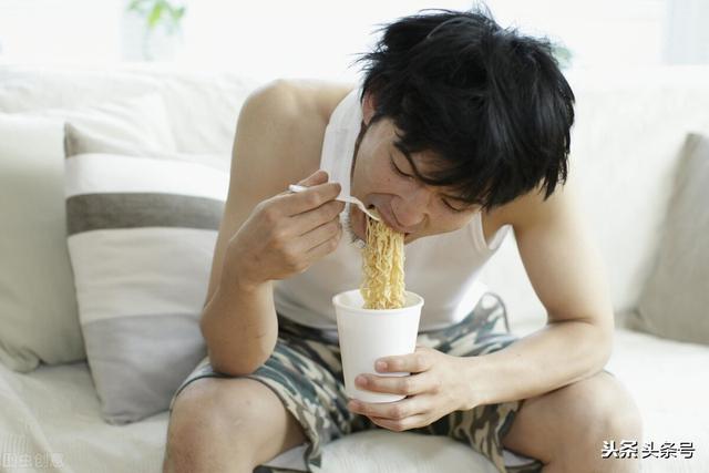 泡面到底对身体有没有危害？今天我来为大家解答这个问题