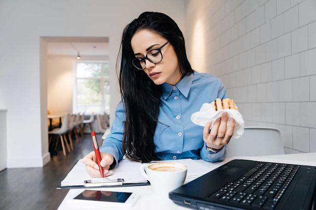 盘点那些久坐的人一定要避免的饮食习惯