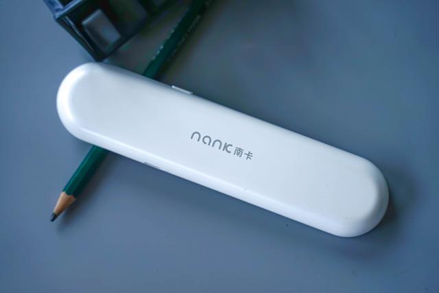 宝妈必备良品，半夜听歌刷视频不会影响到孩子的南卡Zzzz枕中宝