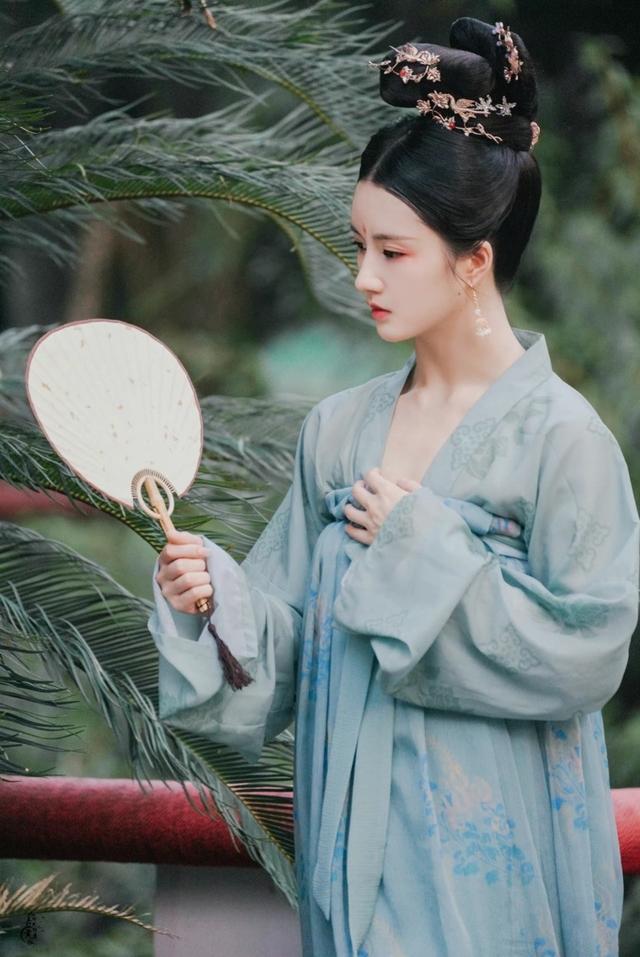 刘些宁徐艺洋谁漂亮(刘些宁徐艺洋怎么回事)-天晟网