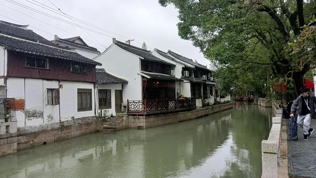 逢烟雨江南