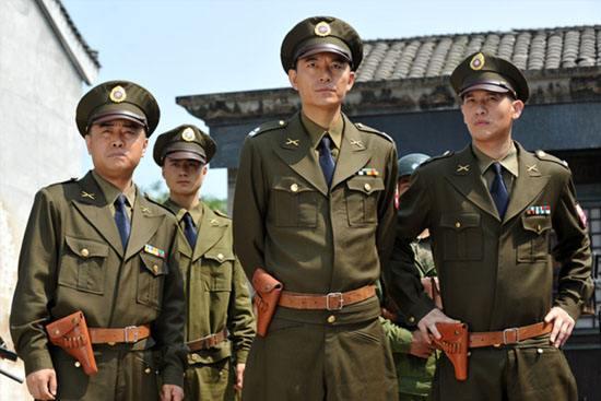 这样的调动,让黎强离开了中统的重要情报机关,转而进入了军事;如果没