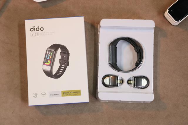 dido Y12 智能手环发布，面向中老年人，可秒变高精度心电监护仪
