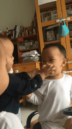 快乐又崩溃！我在新加坡7年，连生了5个儿子......