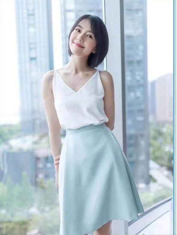 高圆圆公开女儿长相，称女儿是翻版赵又廷，父女俩长得超像