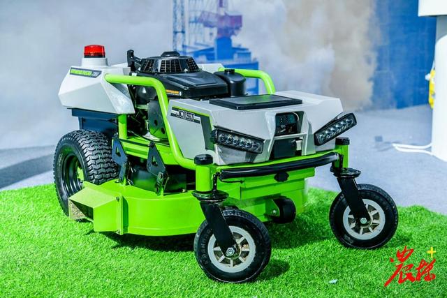 无人拖拉机 无人艇 无人飞机 数字系统，国际农机展上样样有