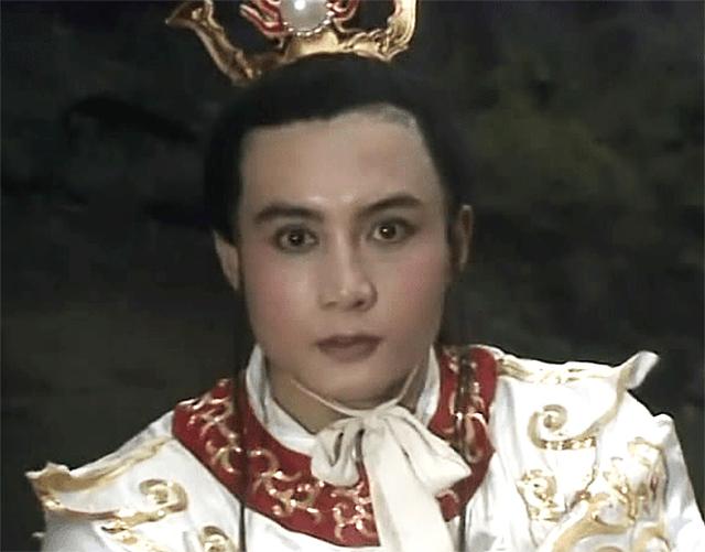 万圣公主:万圣公主为何抛弃小白龙选择九头虫你看两人身世差距