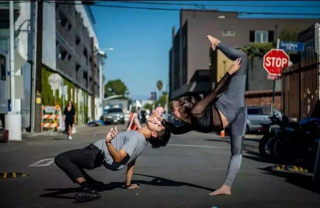 跳舞很垮(跳舞衣服要垮下来怎么办)