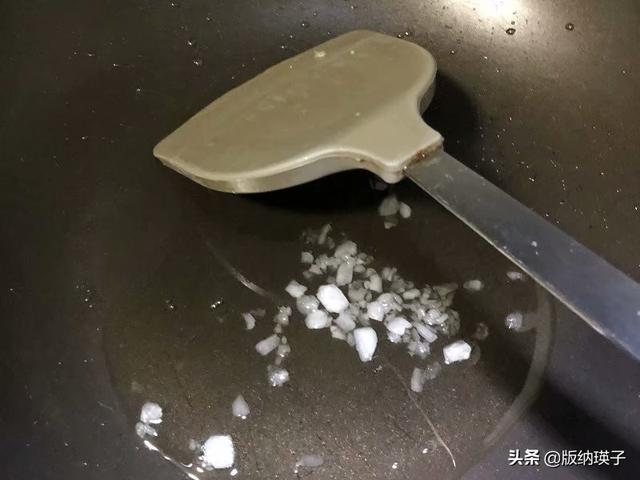 黄豆炖猪蹄汤的做法