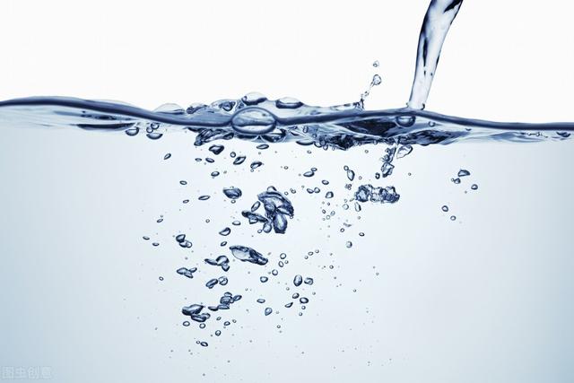 高血压就要多喝水？并不全对，喝得正确才是关键，谨记6个要点