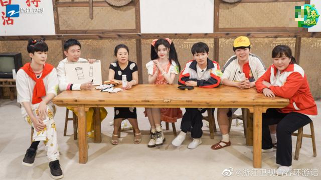 「重大」鞠婧祎小时候的照片 童年(鞠婧祎小时候和长大后的照片)