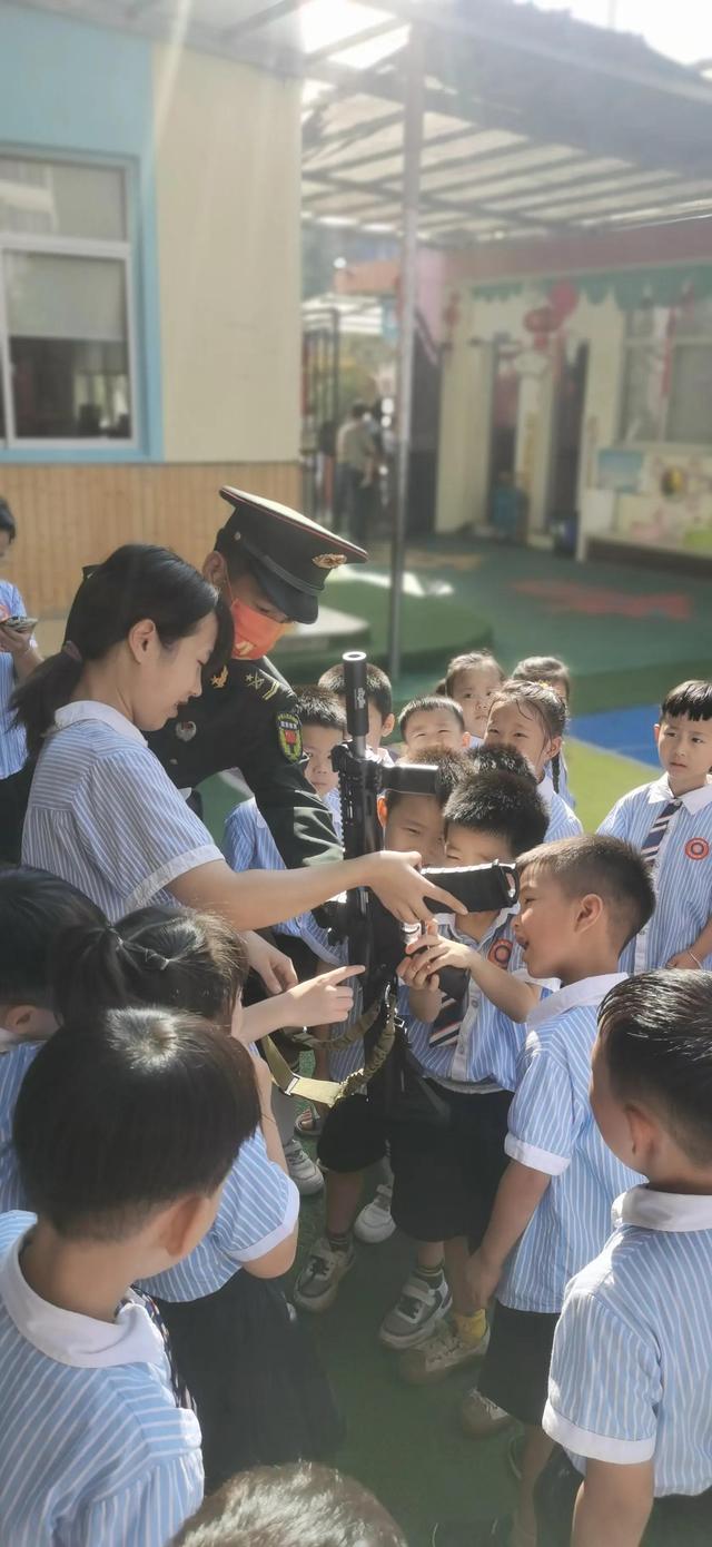 国庆节前，爱国主义教育进校园(幼儿园)