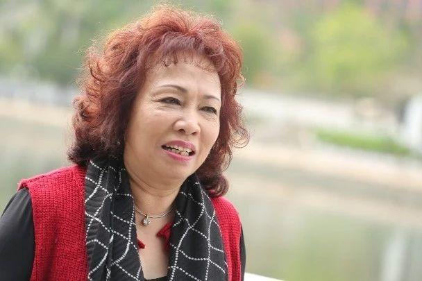 曾遭人出言侮辱心难过！TVB老戏骨凭《爱回家之开心速递》走红