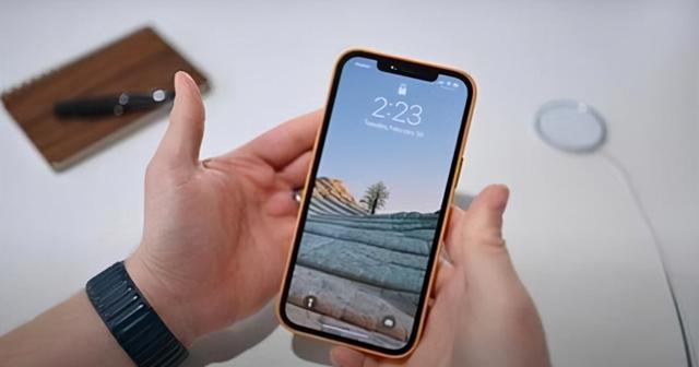 iPhone老机型实名羡慕，iOS15.1.1口碑爆棚，但仅支持13和12更新