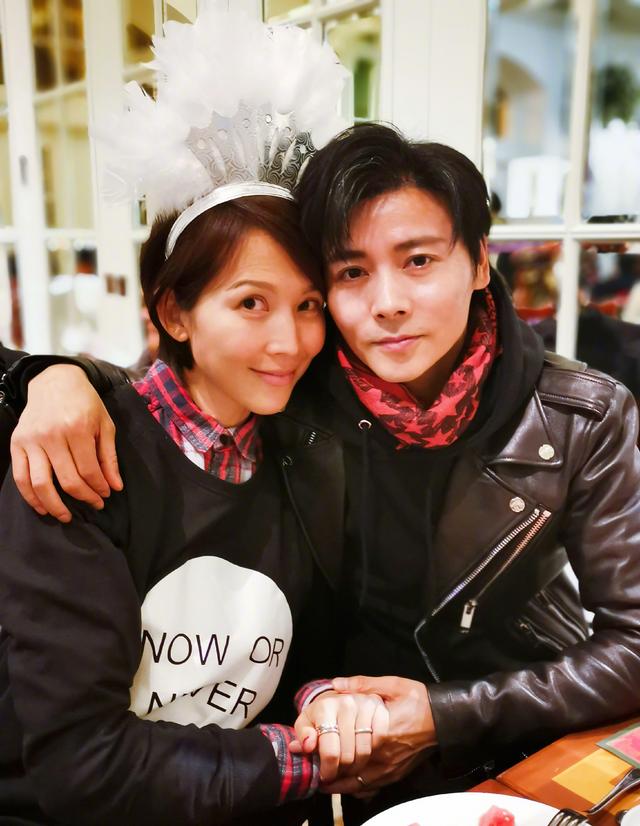 至今恩爱的8对明星夫妻 各有各的幸福 最长结婚30年 最短1年 全网搜