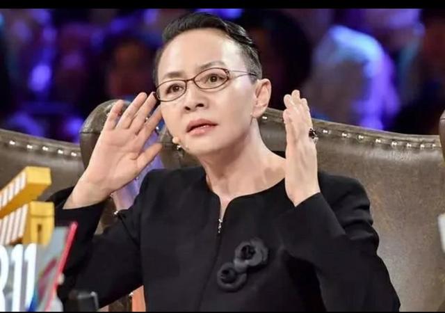 宋丹丹独子再当爹，同父异母弟弟备战冬奥会，英达偏心只爱小儿子