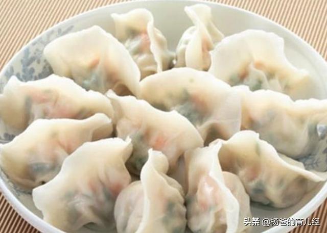 分享一款用饺子做成的披萨，鲜嫩拉丝又营养，家中孩子特爱吃