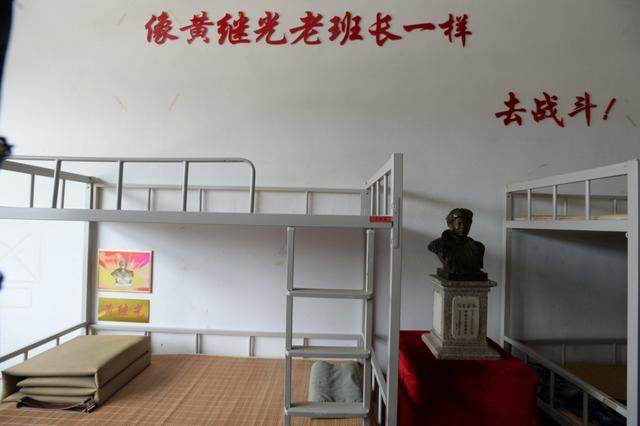 那位惊天一跃堵枪眼的青年，已经离开我们68年了