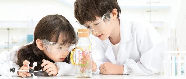 暑假在家可以陪孩子做这7个科学小实验，涨知识又好玩
