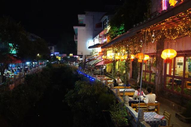 古人养生，讲究“三更莫贪色，半夜不恋食”，知道是什么意思吗？