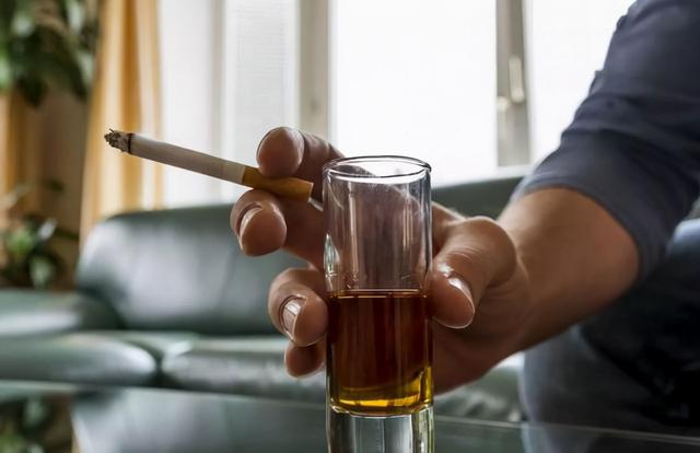 55-65岁是最佳“养寿期”？建议改掉3个坏习惯，或许对健康有好处