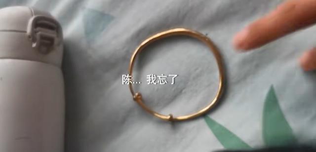 幼儿园男生收到同学礼物，亲妈出一身冷汗：太贵重，差点被我扔掉