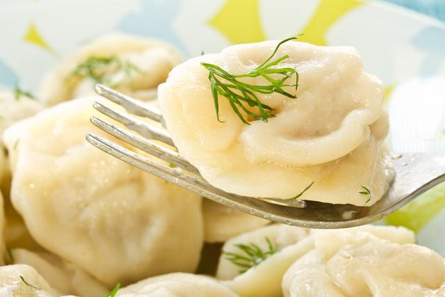 入冬后记得给孩子吃7种绿叶菜，维生素K含量高，价格也不贵