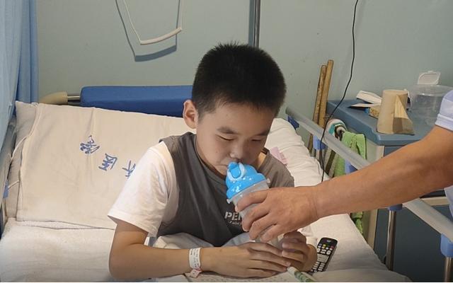 孕检一切正常，出生11个月后却被查出脑瘫，母亲崩溃