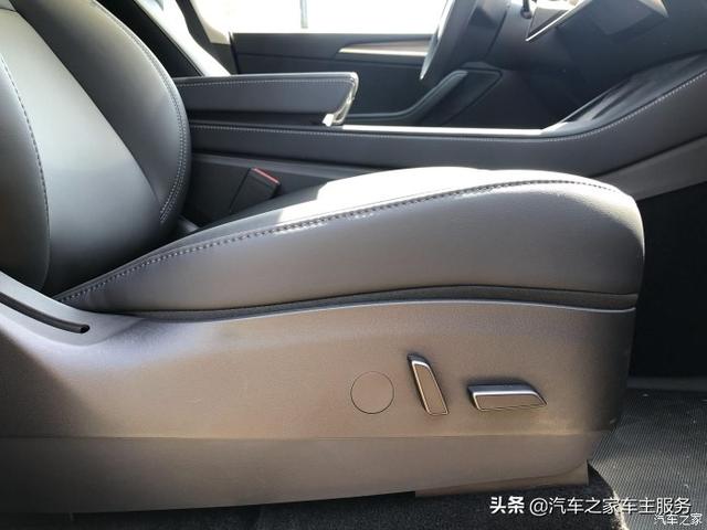 享受Model Y带给我的科技出行