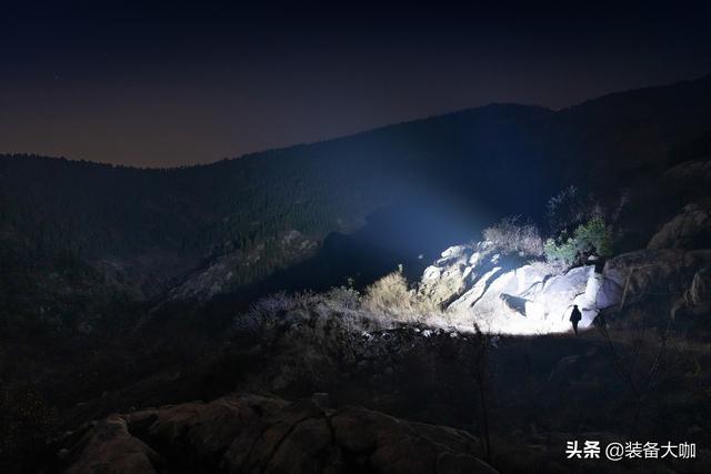 这款三眼小钢炮竟有18000流明——Lumintop雷明兔GT3手电