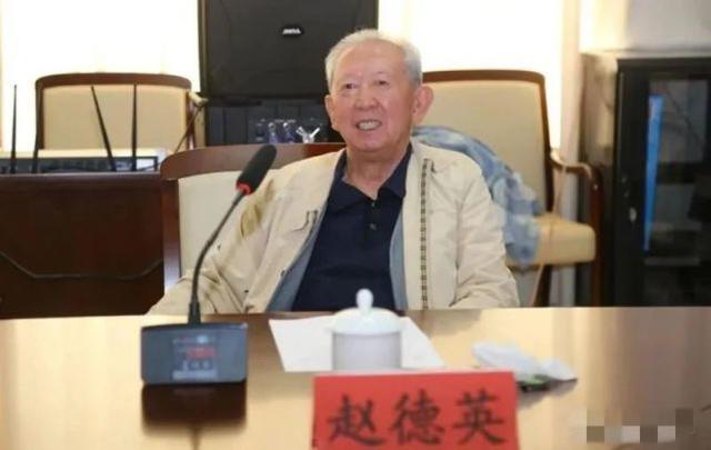 多名七旬大老虎被查，中纪委发声：退休不是护身符