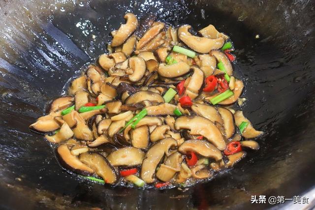 飯店做的燒香菇都沒有這麼好吃，沒出鍋就被征服了，太誘人了 健身 第6张