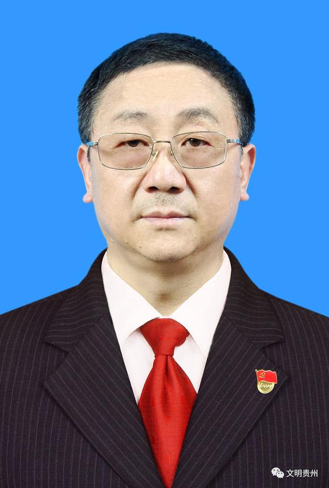 申展宇信息工程大学